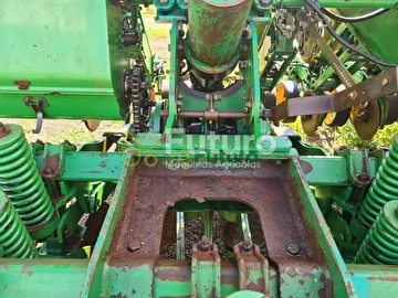 PLANTADEIRA JOHN DEERE 1111 ANO 2007