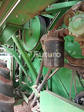 COLHEITADEIRA JOHN DEERE 1470 ANO 2013