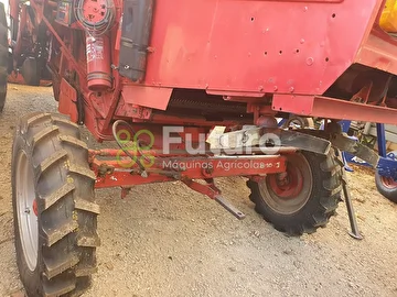 COLHEITADEIRA MASSEY FERGUSON 3640 ANO 1990