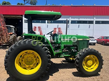 TRATOR JOHN DEERE 5700 ANO 2001