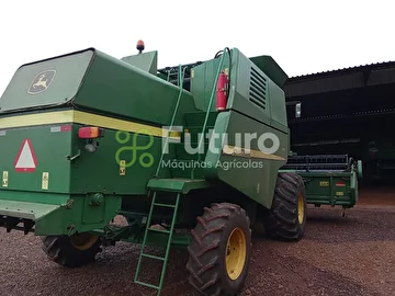 COLHEITADEIRA JOHN DEERE 1470 ANO 2013
