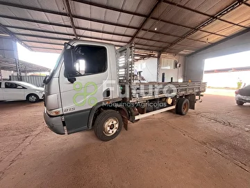 CAMINHÃO MERCEDES BENZ ACCELO 815 ANO 2015