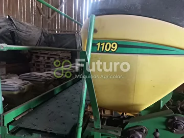 PLANTADEIRA JOHN DEERE 1109 ANO 2010