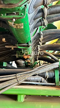 PLANTADEIRA JOHN DEERE DB 74 ANO 2013