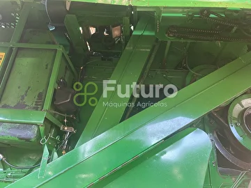 COLHEITADEIRA JOHN DEERE 1550 ANO 2002