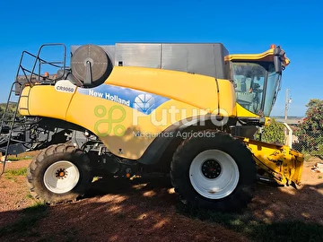 COLHEITADEIRA NEW HOLLAND CR 9060 ANO 2011