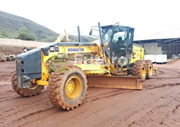 MOTONIVELADORA KOMATSU GD655-5 ANO 2023