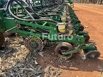 PLANTADEIRA JOHN DEERE DB 74 ANO 2013