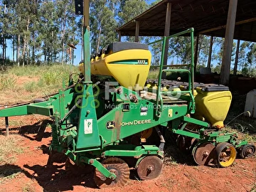 PLANTADEIRA JOHN DEERE 1113 ANO 2011
