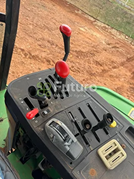 TRATOR JOHN DEERE 6405 ANO 2002