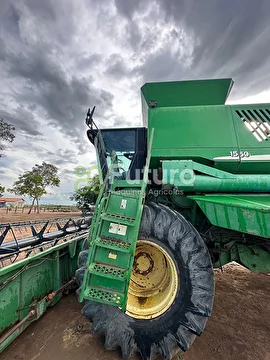 COLHEITADEIRA JOHN DEERE 1550 ANO 2004