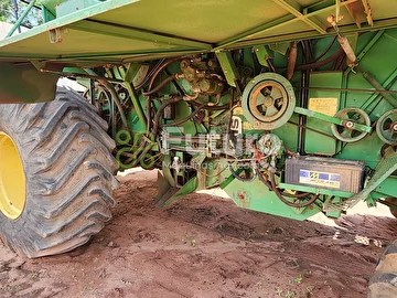 COLHEITADEIRA JOHN DEERE 1550 ANO 2004