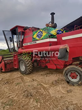 COLHEITADEIRA MASSEY FERGUSON 3640 ANO 1990