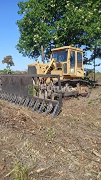 TRATOR DE ESTEIRA CATERPILLAR D6D ANO 1985