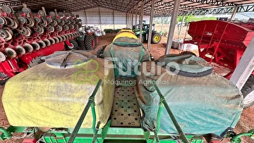 PLANTADEIRA JOHN DEERE DB 74 ANO 2013
