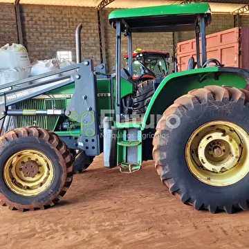 TRATOR JOHN DEERE 6600 ANO 2001