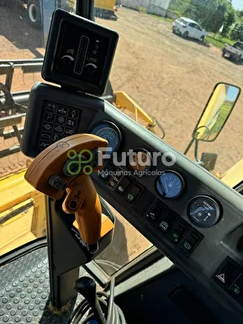 COLHEITADEIRA NEW HOLLAND TC 57 ANO 2007