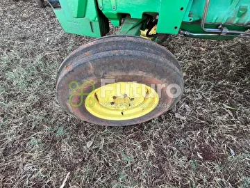 TRATOR JOHN DEERE 5700 ANO 2002