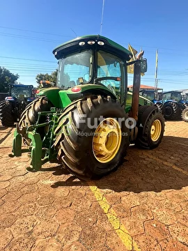 TRATOR JOHN DEERE 8335R ANO 2012