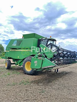 COLHEITADEIRA JOHN DEERE 1550 ANO 2002