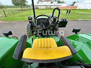 TRATOR JOHN DEERE 5605 ANO 2008