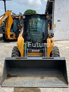 MINI CARREGADEIRA CASE SR200 ANO 2019