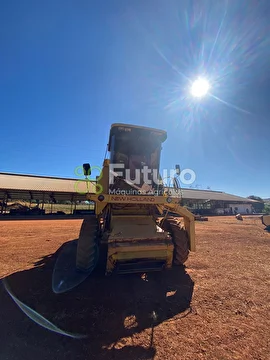 COLHEITADEIRA NEW HOLLAND 5050 ANO -