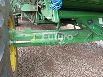 COLHEITADEIRA JOHN DEERE 1470 ANO 2013