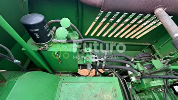 COLHEITADEIRA JOHN DEERE 1550 ANO 2002