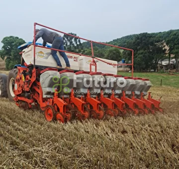 PLANTADEIRA KUHN PDM PG 900 ANO 2013
