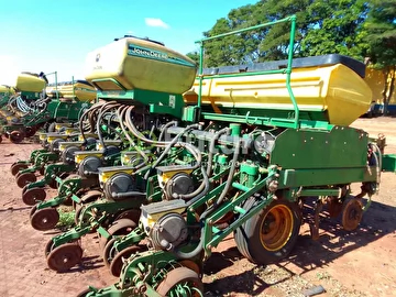 PLANTADEIRA JOHN DEERE 2126 CCS ANO 2015