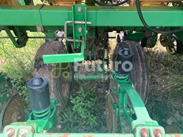 PLANTADEIRA JOHN DEERE 2113 ANO 2008