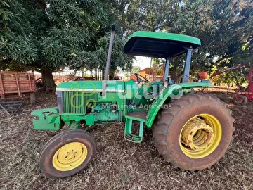 TRATOR JOHN DEERE 5700 ANO 2002