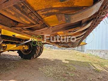COLHEITADEIRA NEW HOLLAND TC 57 ANO 2007