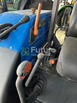 TRATOR NEW HOLLAND TL 100 ANO 2001