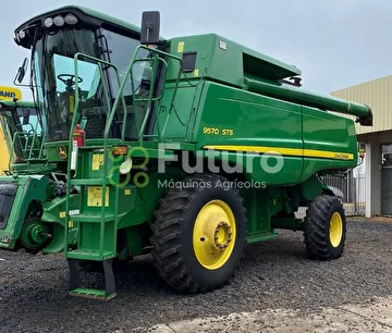 COLHEITADEIRA JOHN DEERE 9570 STS ANO 2010