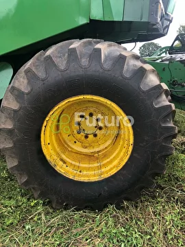 COLHEITADEIRA JD 1550 C/ PLAT 22 PÉS