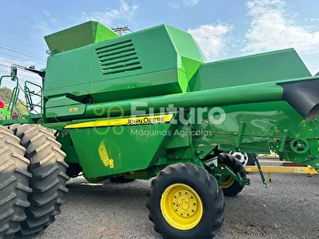 COLHEITADEIRA JOHN DEERE 1570 ANO 2009
