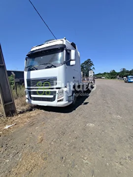 CAMINHÃO VOLVO FH 440 ANO 2010