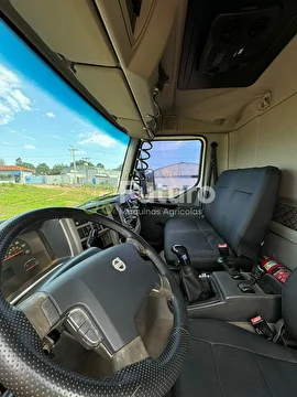 CAMINHÃO VOLVO 270 ANO 2014