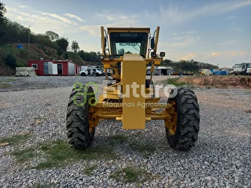 MOTONIVELADORA CATERPILLAR 140K ANO 2010