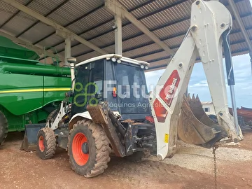 RETROESCAVADEIRA BOBCAT B760 ANO 2021
