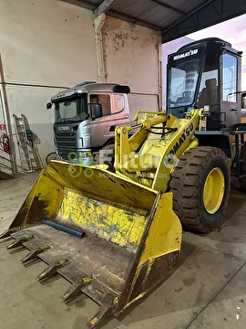 PA CARREGADEIRA KOMATSU WA180 ANO 2000