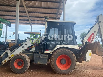 RETROESCAVADEIRA BOBCAT B760 ANO 2021