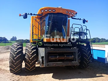 COLHEITADEIRA VALTRA BC 8800 ANO 2015