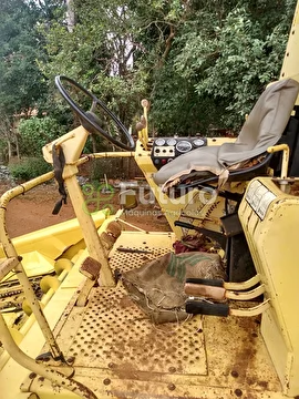 COLHEITADEIRA NEW HOLLAND 4040 ANO 1982