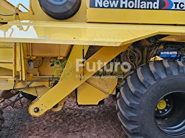 COLHEITADEIRA NEW HOLLAND TC 57 ANO 2006