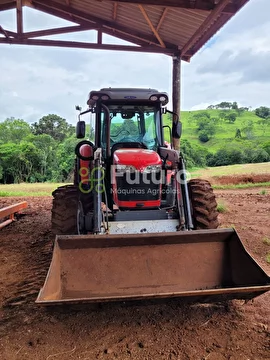 TRATOR MASSEY FERGUSON 4275 ANO 2015