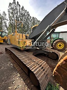 ESCAVADEIRA VOLVO EC 220D ANO 2014