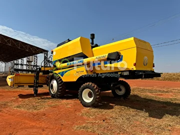 COLHEITADEIRA NEW HOLLAND TC 5090 ANO 2014